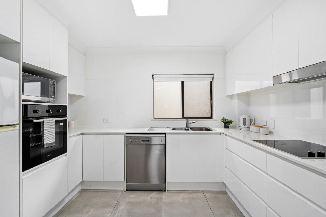 Coco Bella Retreat In Central Surfers - Sleeps 6-8 Gold Coast Buitenkant foto